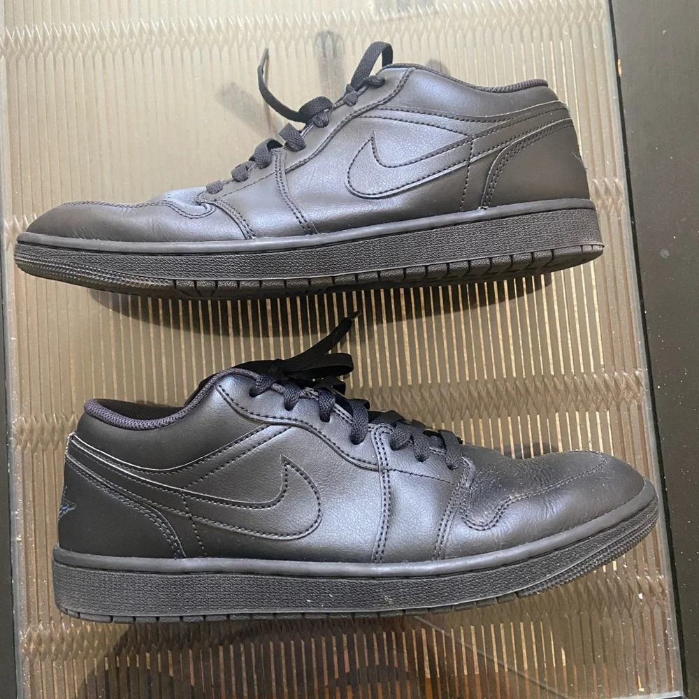 Nike Men’s Black Air Jordan 1 Triple Black Low-Top